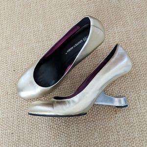 United Nude Matte Gold Eamz Pump